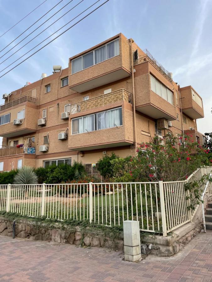 Appartamento דירה יפה ומרווחת במרכז העיר Eilat Esterno foto